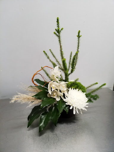 CHARLOTTE'S WEB FLORISTS | Calgary Downtown Flowers - Delivery