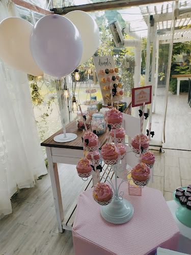 Kat Cake Factory Tortas - Postres - Mini Dulces para ocasiones especiales - Panadería