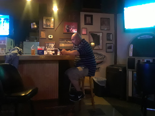 Bar & Grill «Spectators Grill & Pub», reviews and photos, 1012 W 34th St, North Little Rock, AR 72118, USA