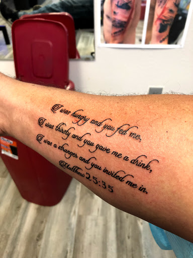 Tattoo Shop «River Rat Tattoos», reviews and photos, 965 N Walnut Ave, New Braunfels, TX 78130, USA