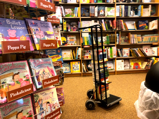 Book Store «Barnes & Noble», reviews and photos, 58 S 32nd St, Camp Hill, PA 17011, USA