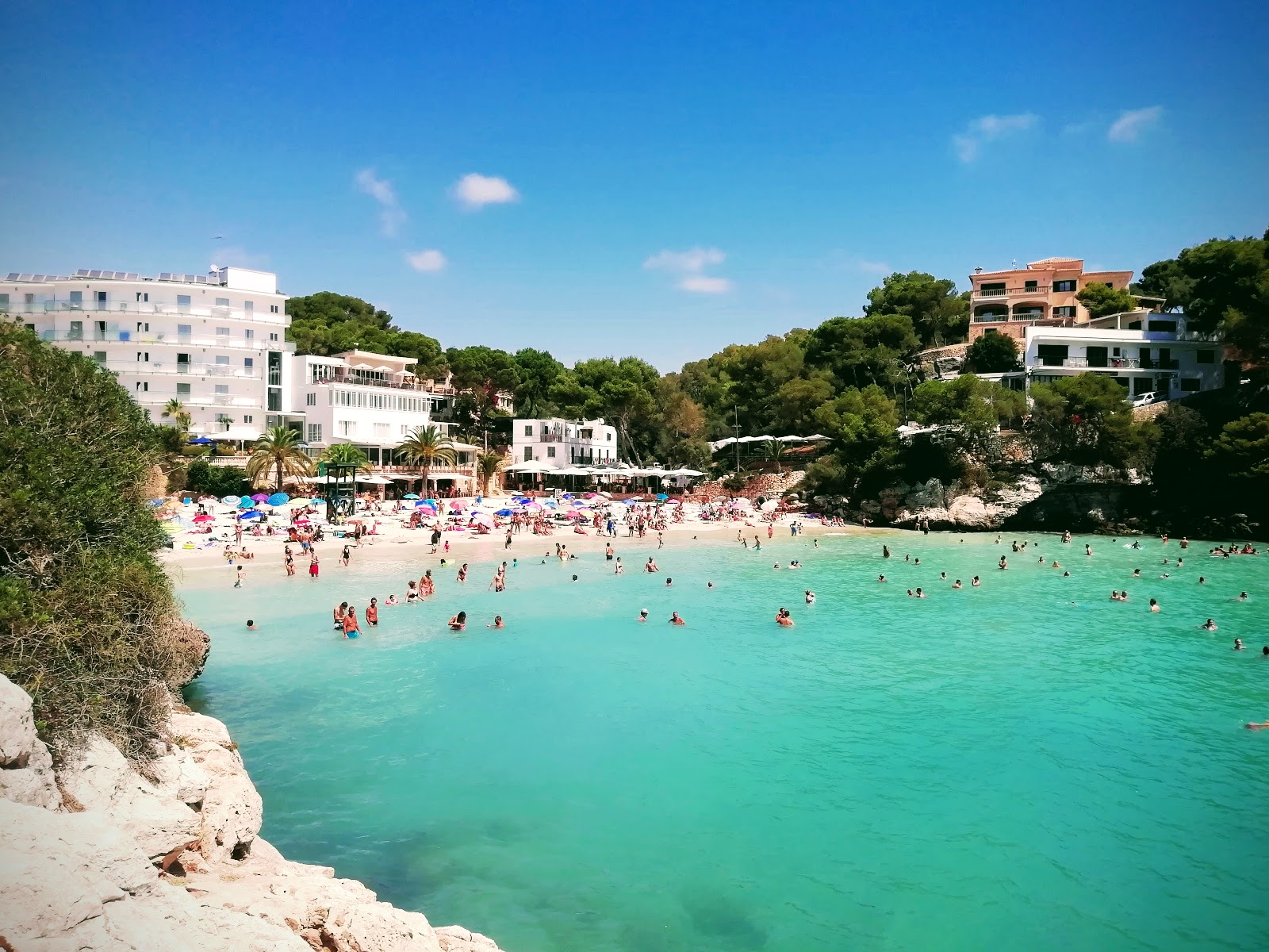 Foto van Santanyi Strand met hoog niveau van netheid