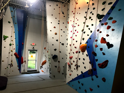 ACTIVE CLIMBING - Indoor Rock Climbing Gym