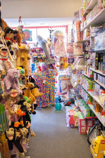 Toy Store «Fun Buy The Pound Toy Store», reviews and photos, 406 Beaver St, Sewickley, PA 15143, USA