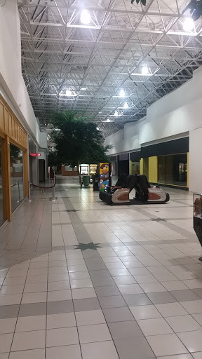 Shopping Mall «Fairgrounds Square Shopping Mall», reviews and photos, 3050 N 5th Street Hwy, Reading, PA 19605, USA