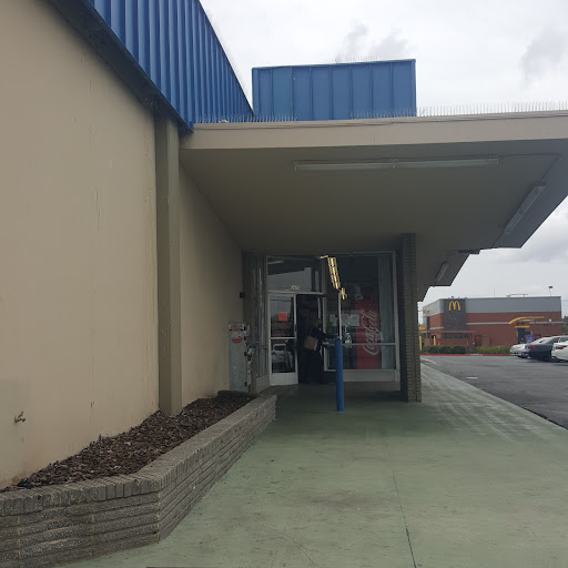 Sporting Goods Store «Big 5 Sporting Goods», reviews and photos, 3420 Arden Way, Sacramento, CA 95825, USA