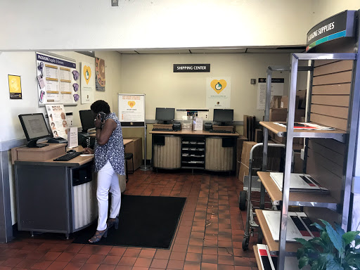 Shipping and Mailing Service «UPS Customer Center», reviews and photos, 379 Exchange Dr, Arlington, TX 76011, USA