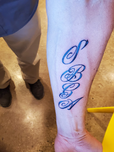 Mothers Tattoo & Body Piercing, 3625 Dixie Hwy, Elsmere, KY 41018, USA, 