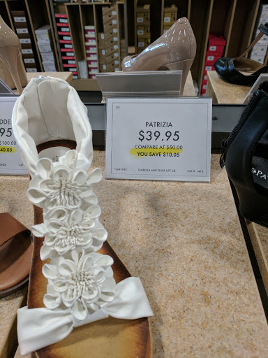 Shoe Store «DSW Designer Shoe Warehouse», reviews and photos, 201 University Oaks Blvd #200, Round Rock, TX 78665, USA