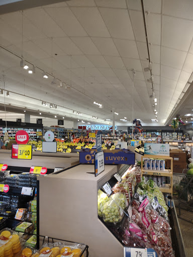 Grocery Store «Stop & Shop», reviews and photos, 275 Highland Ave, Cheshire, CT 06410, USA