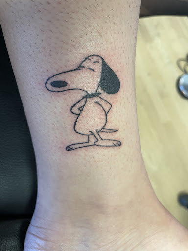 Tattoo Shop «Queen Bee Tattoo & Gallery», reviews and photos, 230 Main St, Springfield, OR 97477, USA