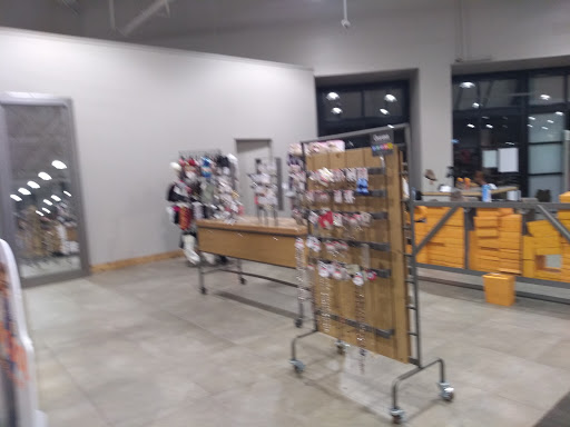 Shoe Store «DSW Designer Shoe Warehouse», reviews and photos, 1 Walden Galleria, Buffalo, NY 14225, USA