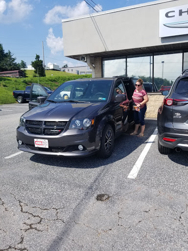 Car Dealer «Hondru Chrysler Dodge Jeep RAM of Elizabethtown», reviews and photos, 2005 S Market St, Elizabethtown, PA 17022, USA