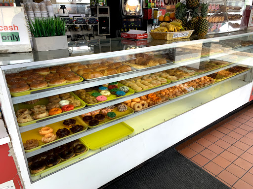 Donut Shop «Yummy Donuts», reviews and photos, 7555 Balboa Blvd, Van Nuys, CA 91406, USA