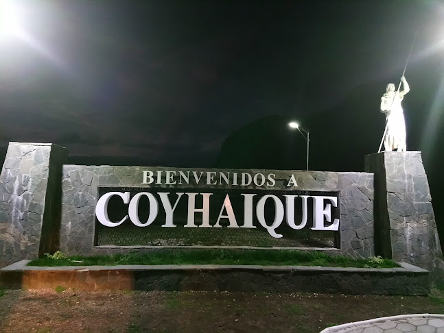 Opiniones de Feria Regional Tattersall De Coyhaique en Coyhaique - Agencia inmobiliaria