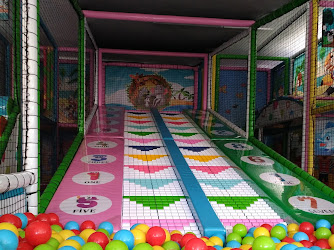 Joker Cafe & Oyun Parkı