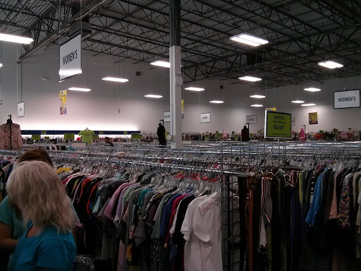 Thrift Store «Goodwill Retail Store of Chesterfield – The Valley», reviews and photos, 17355 Edison Ave, Chesterfield, MO 63005, USA