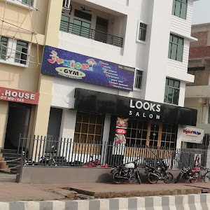 Looks Salon photo