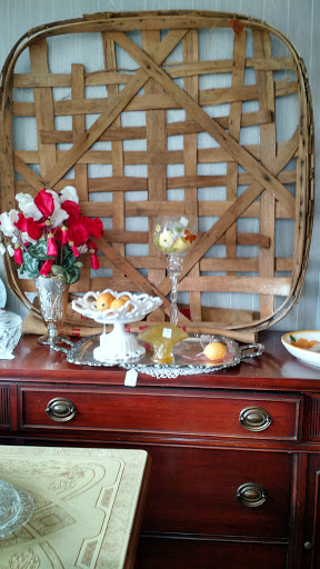 Antique Store «Antiques & Rusty Relics», reviews and photos, 3570 Fancher Rd, Holley, NY 14470, USA