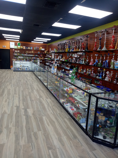 Tobacco Shop «Smoke Center In Longview», reviews and photos, 1016 W Loop 281 Suite # B, Longview, TX 75604, USA