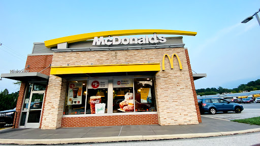 Parkway Shopping Center, 929 S High St #22, West Chester, PA 19382, USA, 