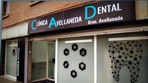 CLINICA DENTAL AVELLANEDA CALDES en Caldes de Montbui, Barcelona