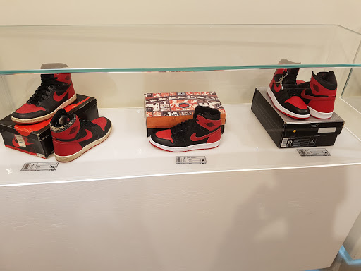 Shoe Store «Footaction», reviews and photos, 32 S State St, Chicago, IL 60603, USA