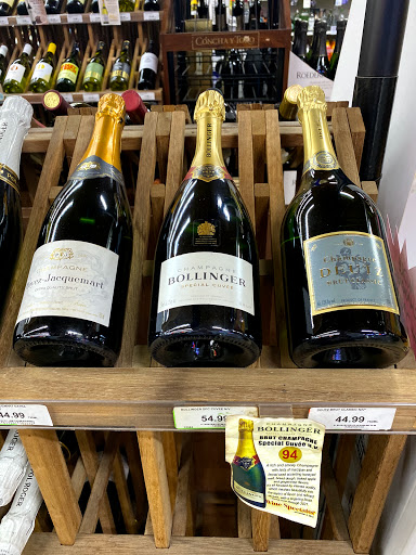 Wine Store «Parkview Wine & Spirits», reviews and photos, 229 Park Rd, West Hartford, CT 06119, USA
