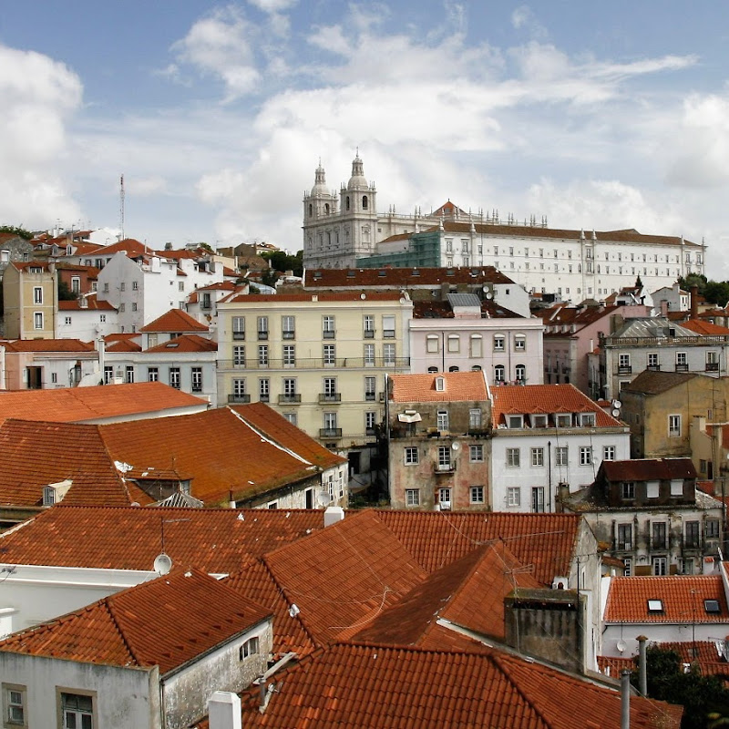 Lisbon Tourist information centered