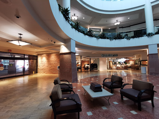 Shopping Mall «Scottsdale Waterfront», reviews and photos, 7135 E Camelback Rd #165, Scottsdale, AZ 85251, USA