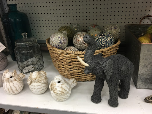 Home Goods Store «Tuesday Morning», reviews and photos, 9240 Westport Rd, Louisville, KY 40242, USA