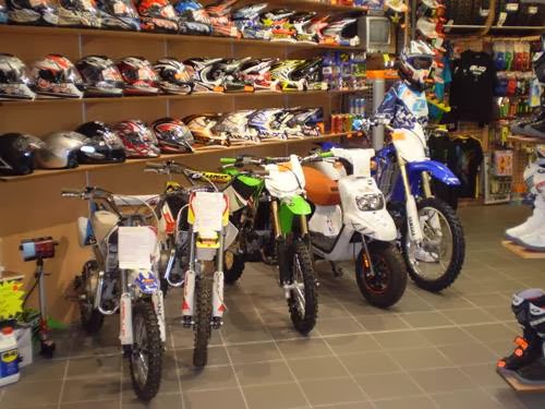 Magasin de pièces et d'accessoires pour motos TRD Racing Pleuven