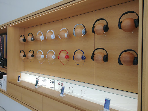 Computer Store «Apple Country Club Plaza», reviews and photos, 227 Nichols Rd, Kansas City, MO 64112, USA