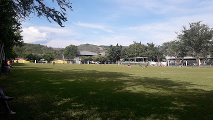 Chancha de futbol - Palemón Magaña 90, Lázaro Cárdenas, 61680 Turicato, Mich., Mexico