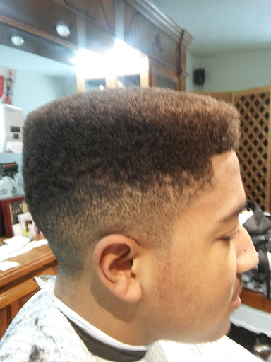 Barber Shop «International Profyle Barber shop», reviews and photos, 3101 W Main St, Kalamazoo, MI 49006, USA