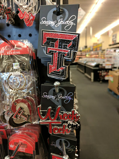 Grocery Store «Food King», reviews and photos, 2706 26th St, Lubbock, TX 79410, USA