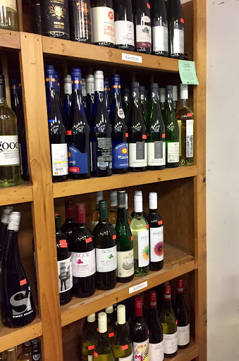 Liquor Store «Stowe Beverage», reviews and photos, 1880 Mountain Rd, Stowe, VT 05672, USA