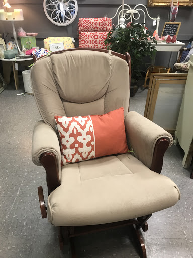 Furniture Store «Church Ladies Furniture Consignment», reviews and photos, 3570 Buford Hwy #204, Duluth, GA 30096, USA