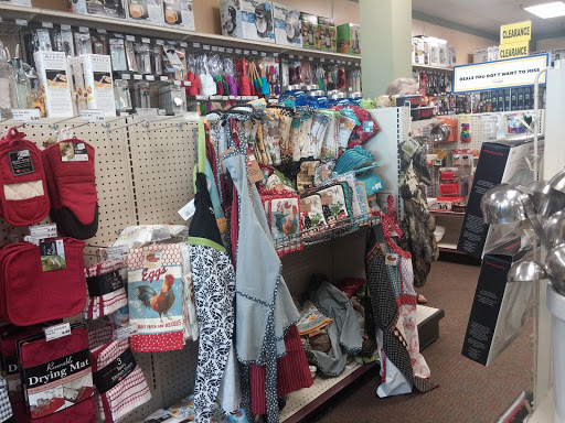 Kitchen Supply Store «Kitchen Collection», reviews and photos, 120 Tanger Dr, Williamsburg, IA 52361, USA