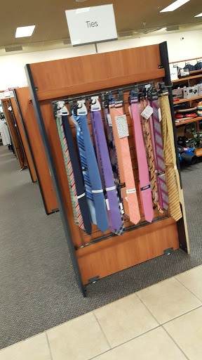 Clothing Store «Burlington Coat Factory», reviews and photos, 1716 Jantzen Beach Center, Portland, OR 97217, USA