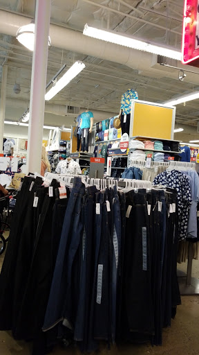 Clothing Store «Old Navy», reviews and photos, 4502 S Steele St, Tacoma, WA 98409, USA