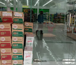 Tsamaniya Minimarket Burengan photo