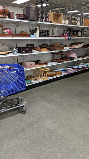 Thrift Store «Goodwill of Silicon Valley», reviews and photos, 855 E El Camino Real, Mountain View, CA 94040, USA