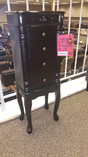 Furniture Store «Unclaimed Freight Furniture», reviews and photos, 2520 S University Dr, Fargo, ND 58103, USA