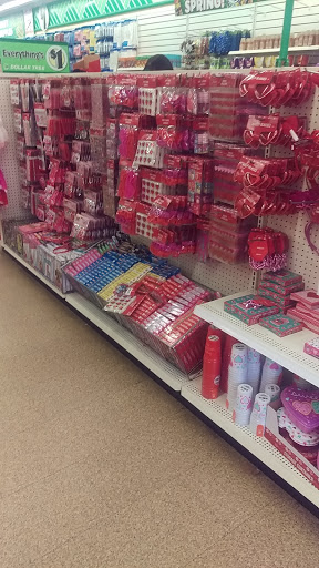 Dollar Store «Dollar Tree», reviews and photos, 2291 Pickwick Dr a, Camarillo, CA 93010, USA