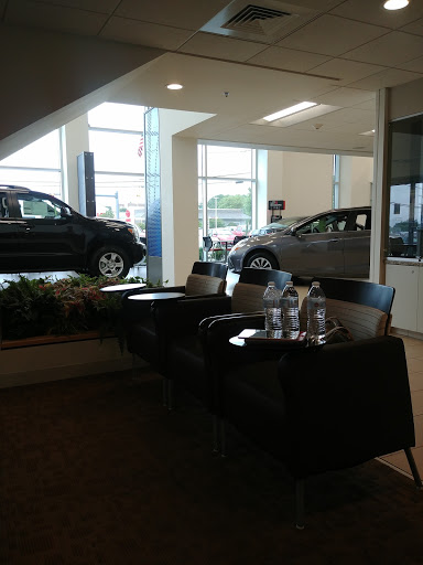 Toyota Dealer «Langway Toyota of Newport», reviews and photos, 285 E Main Rd, Middletown, RI 02842, USA