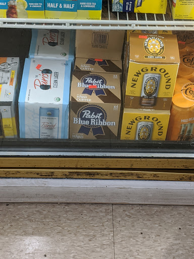 Liquor Store «Gratiot Liquor», reviews and photos, 36640 S Gratiot Ave, Charter Twp of Clinton, MI 48035, USA