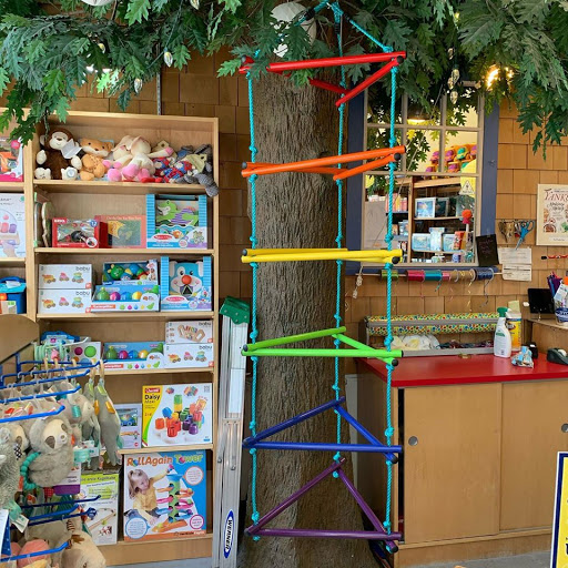 Toy Store «Mud Puddle Toys», reviews and photos, 1 Pleasant St, Marblehead, MA 01945, USA