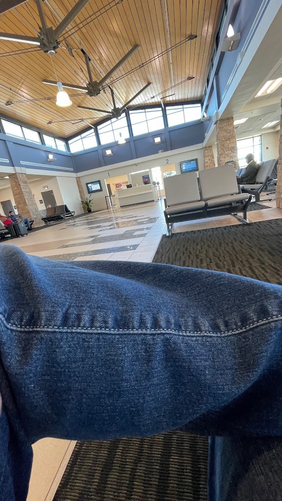 Airport Restaurant 71203