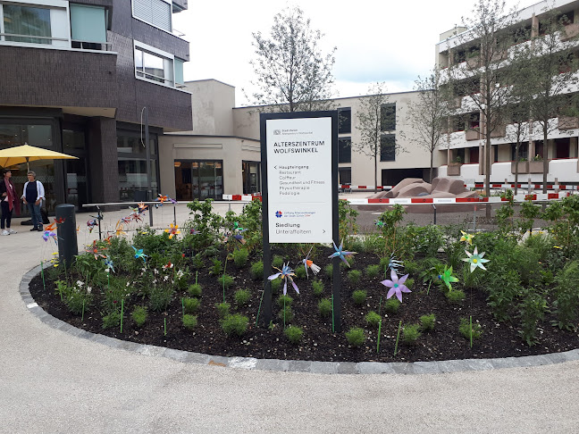 Rezensionen über Gesundheitszentrum für das Alter Wolfswinkel in Zürich - Pflegeheim